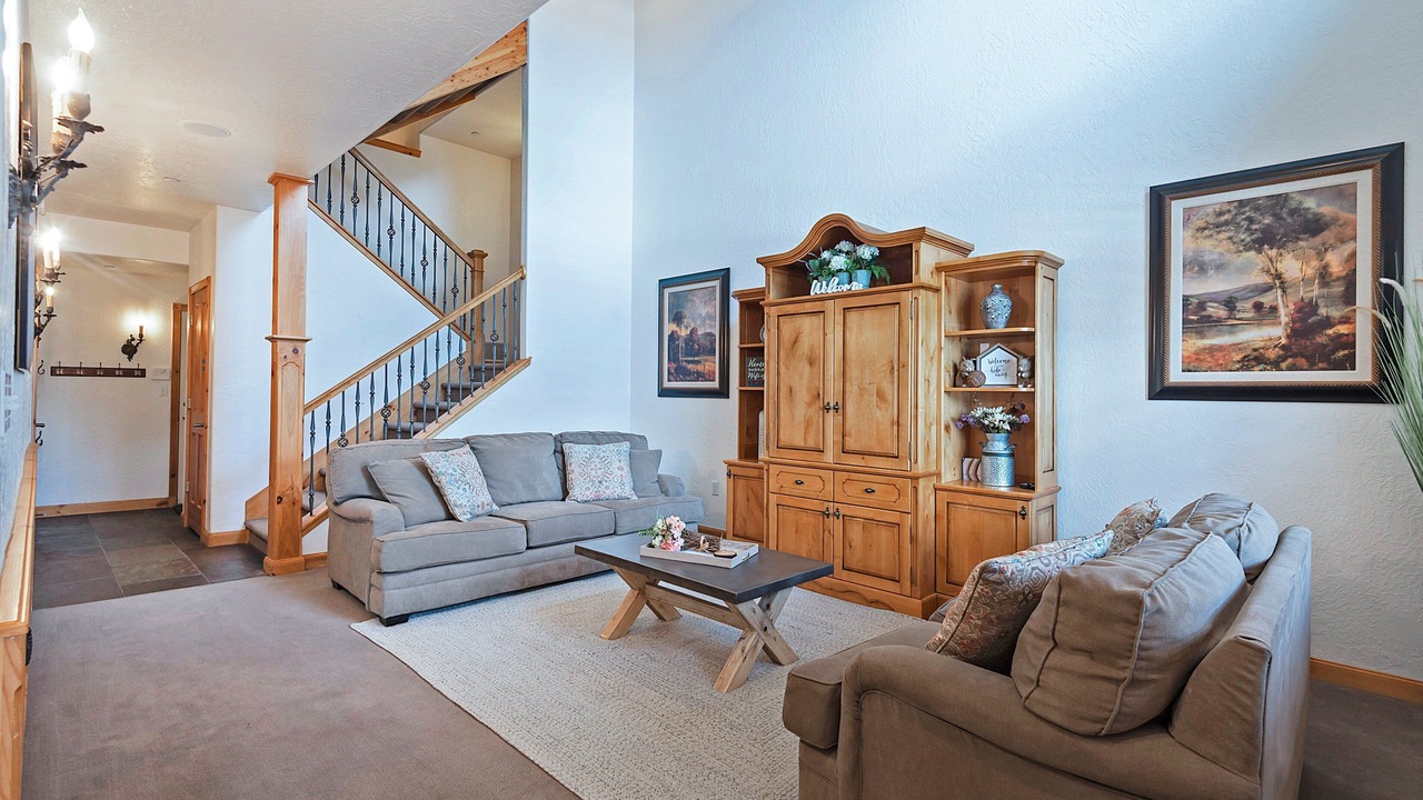 Photo of Livingroom in Midway
