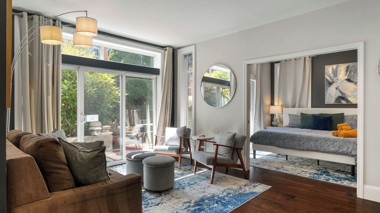 Photo of Livingroom in Belltown