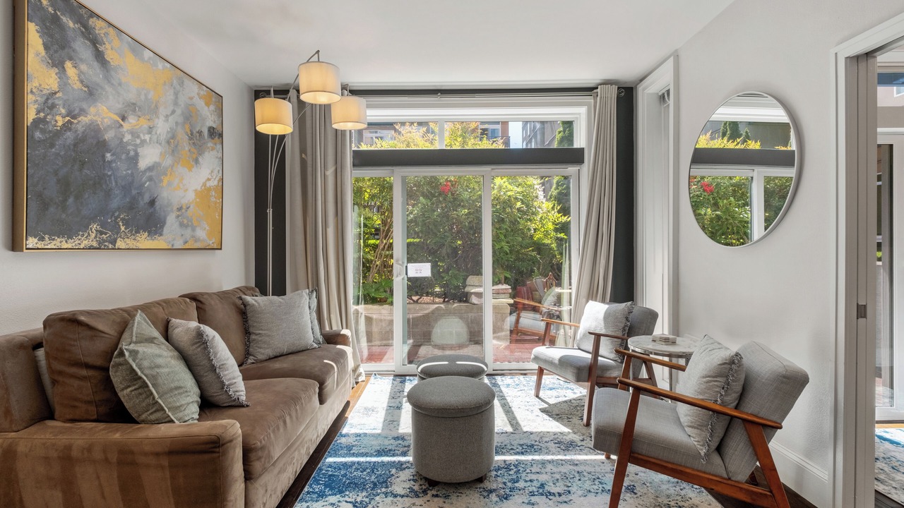 Photo of Livingroom in Belltown