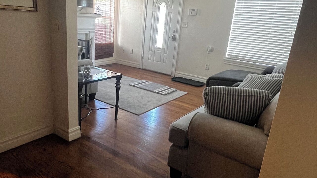 Photo of Livingroom in Central Oklahoma City