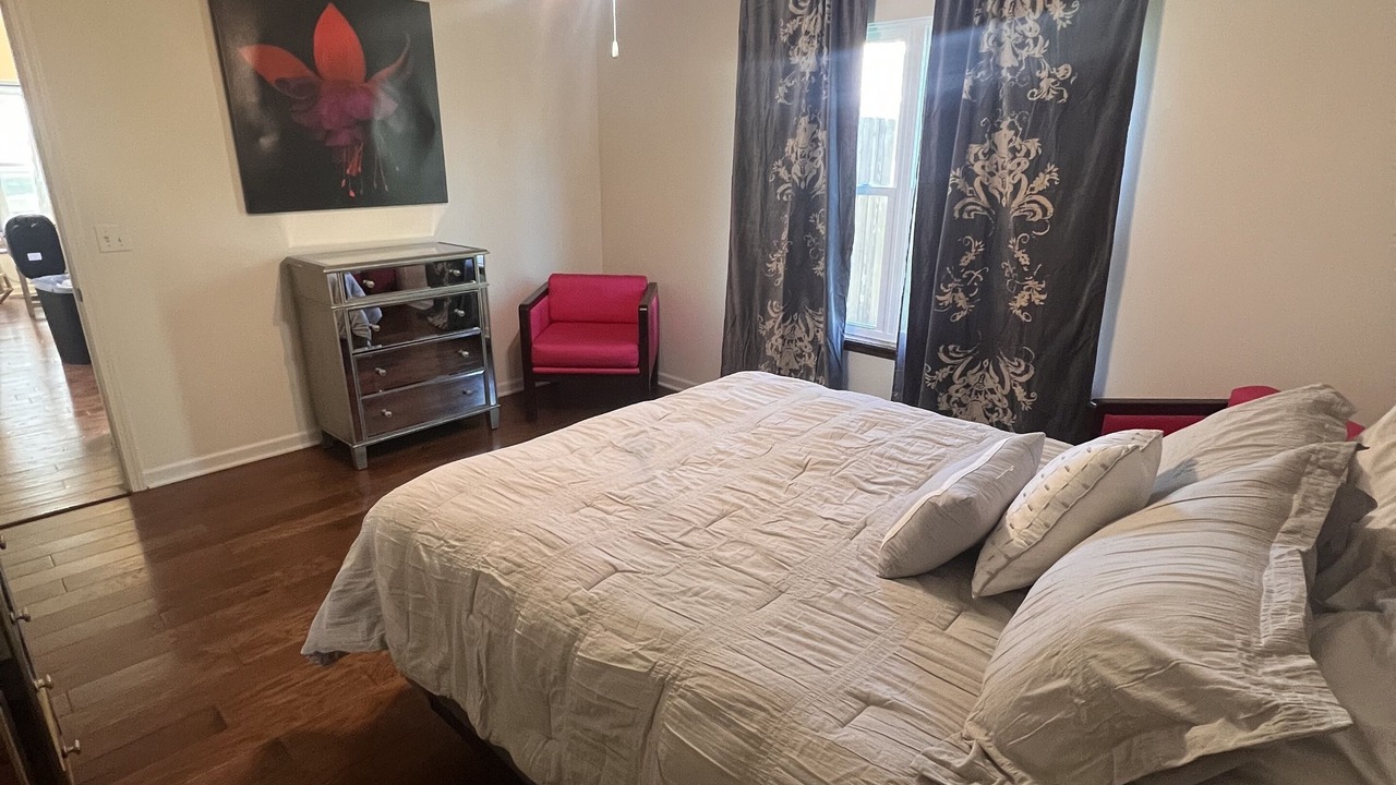 Photo of Bedroom in Lawrence