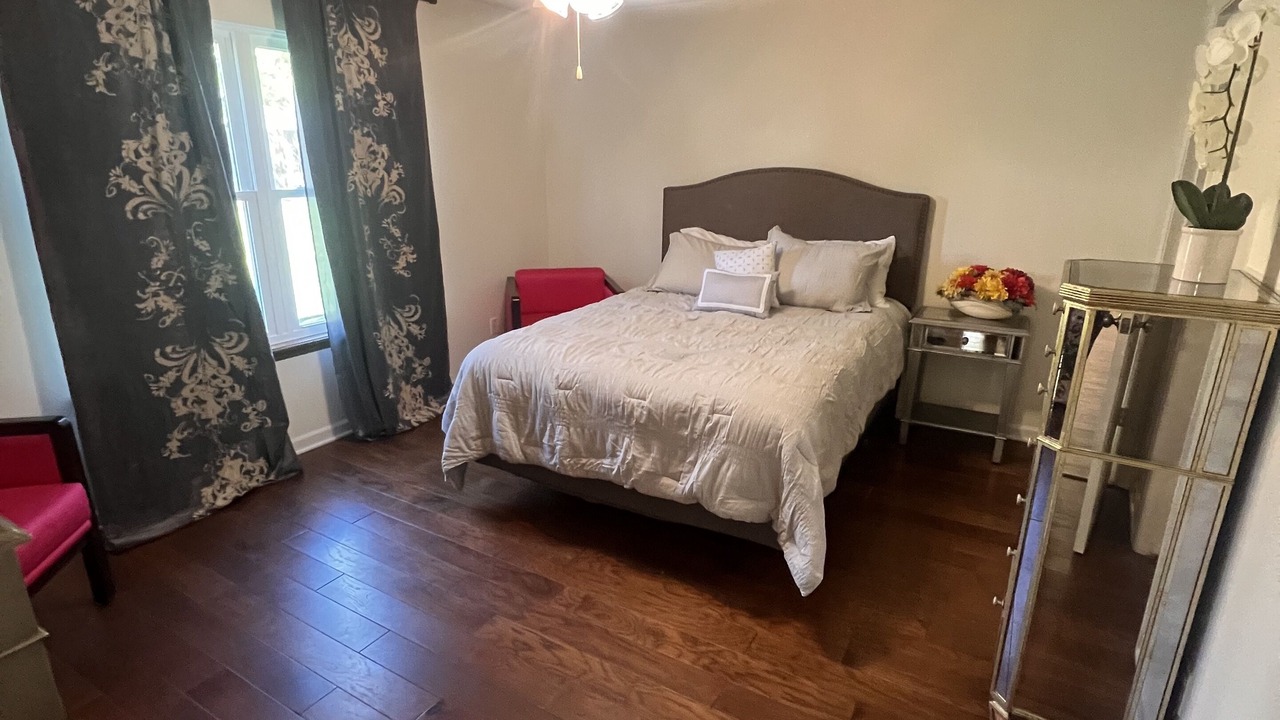 Photo of Bedroom in Lawrence