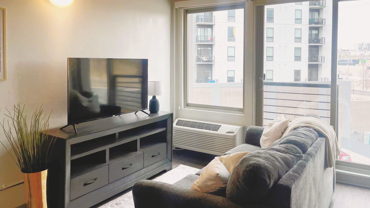 Photo of Livingroom in Jefferson Park