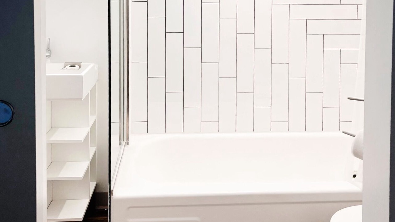 Photo of Bathroom in Jefferson Park