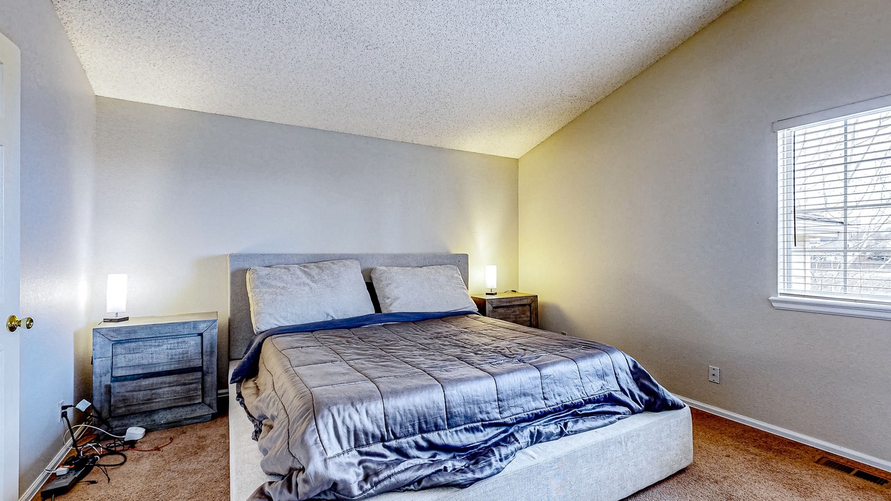 Photo of Bedroom in Aurora