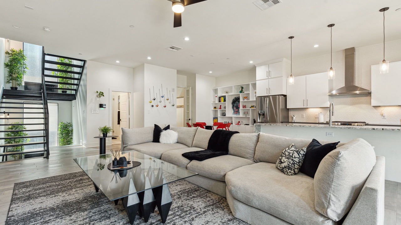 Photo of Livingroom in Oak Cliff