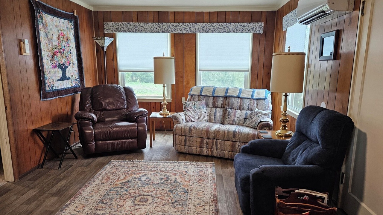 Photo of Livingroom in Weiser
