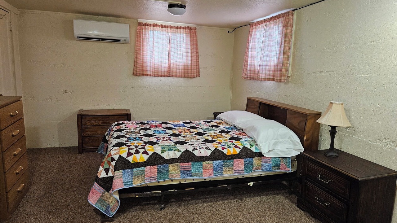 Photo of Bedroom in Weiser