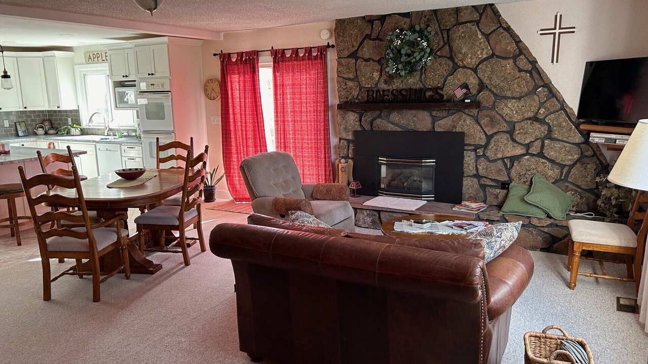 Photo of Livingroom in Wray