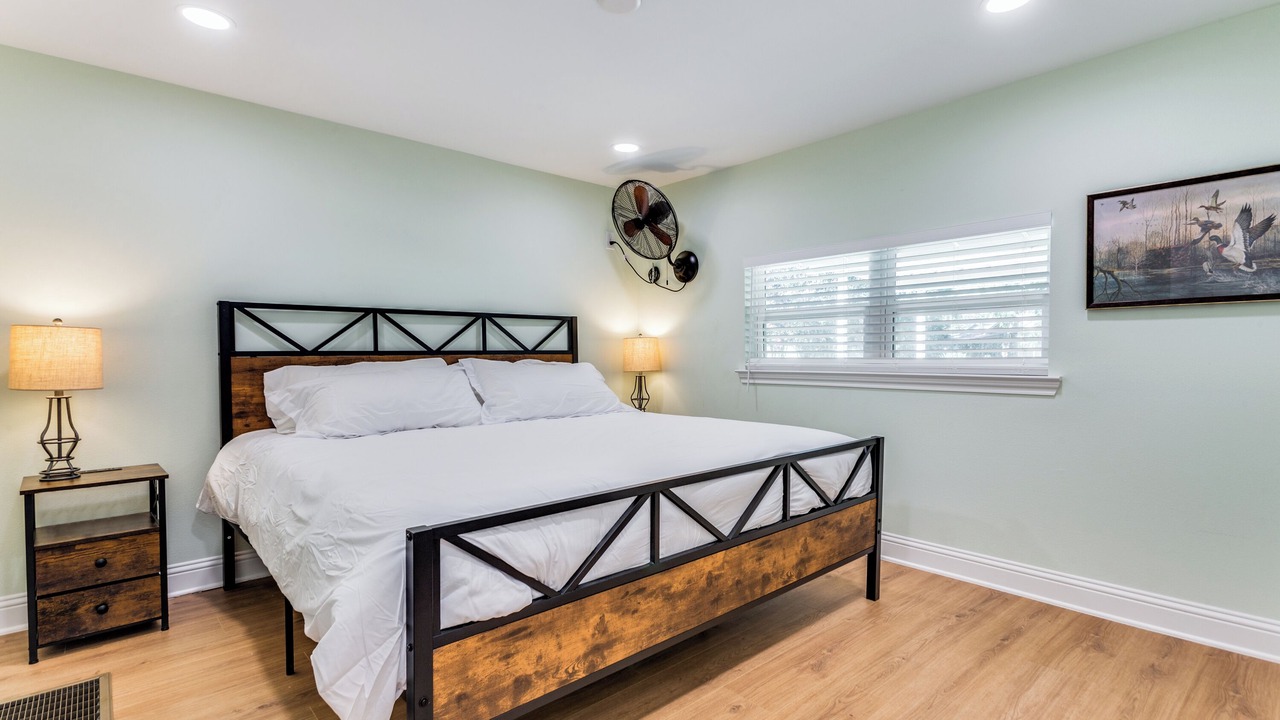 Photo of Bedroom in Granbury