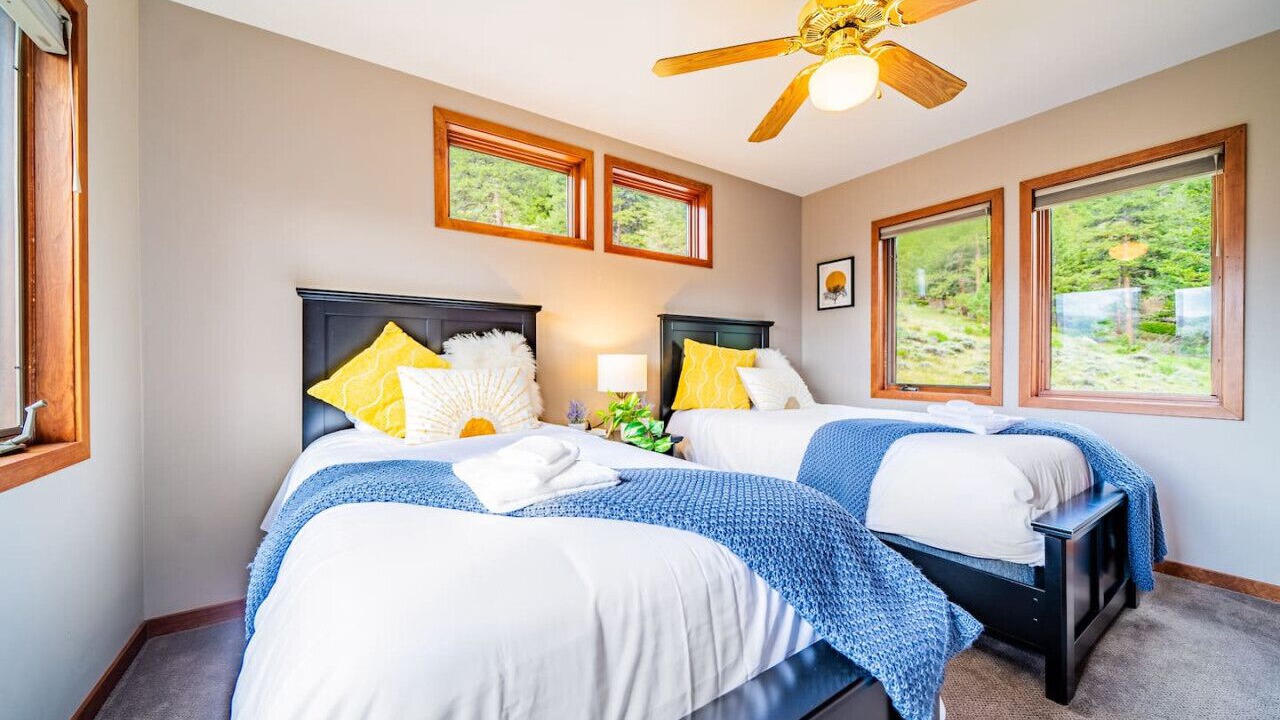 Photo of Bedroom in Windcliff Estates