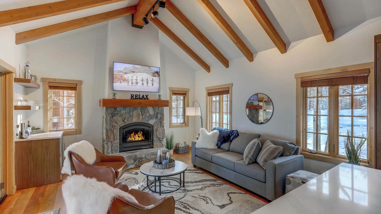 Photo of Livingroom in Tamarack