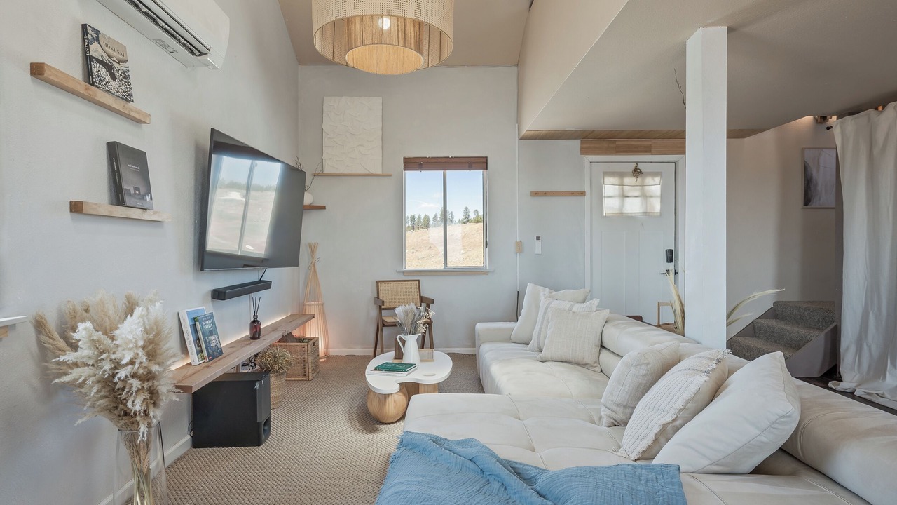 Photo of Livingroom in Brewster