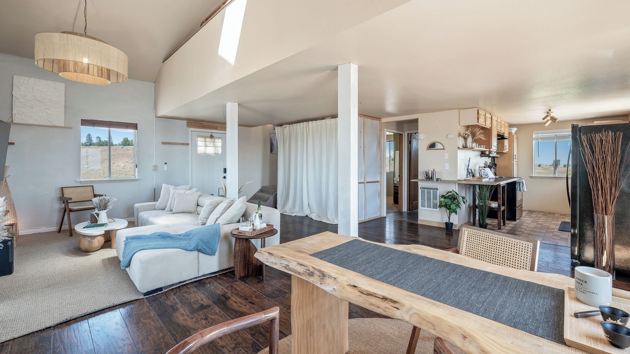 Photo of Livingroom in Brewster
