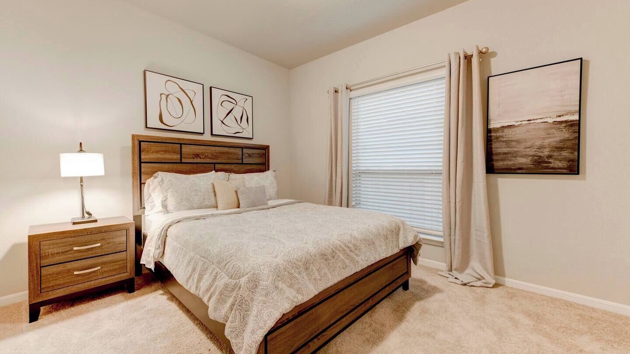 Photo of Bedroom in Leon Junction