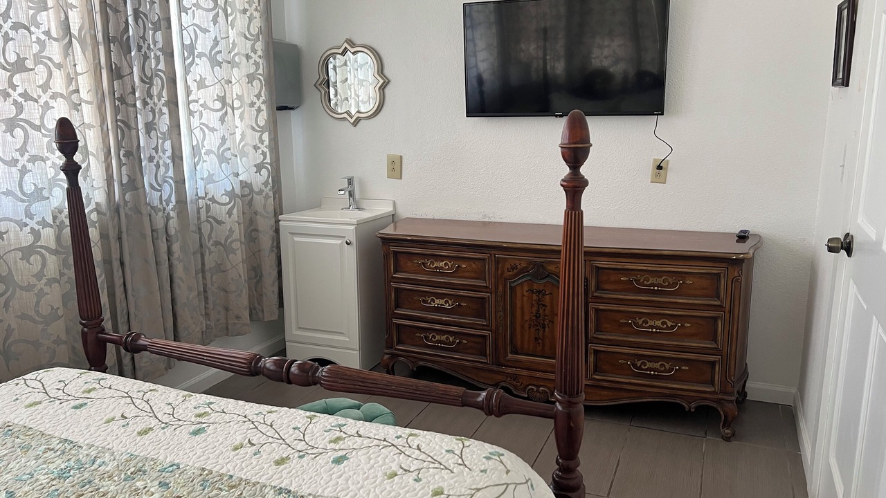 Photo of Bedroom in Roswell