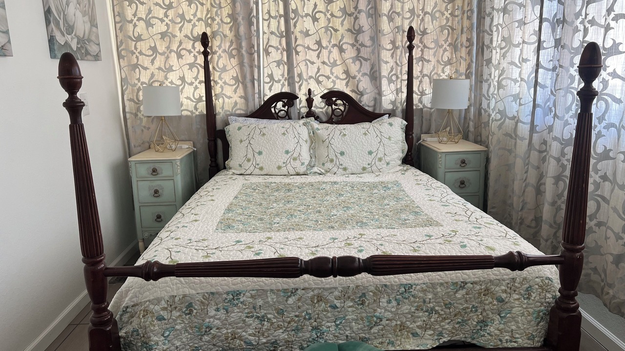 Photo of Bedroom in Roswell
