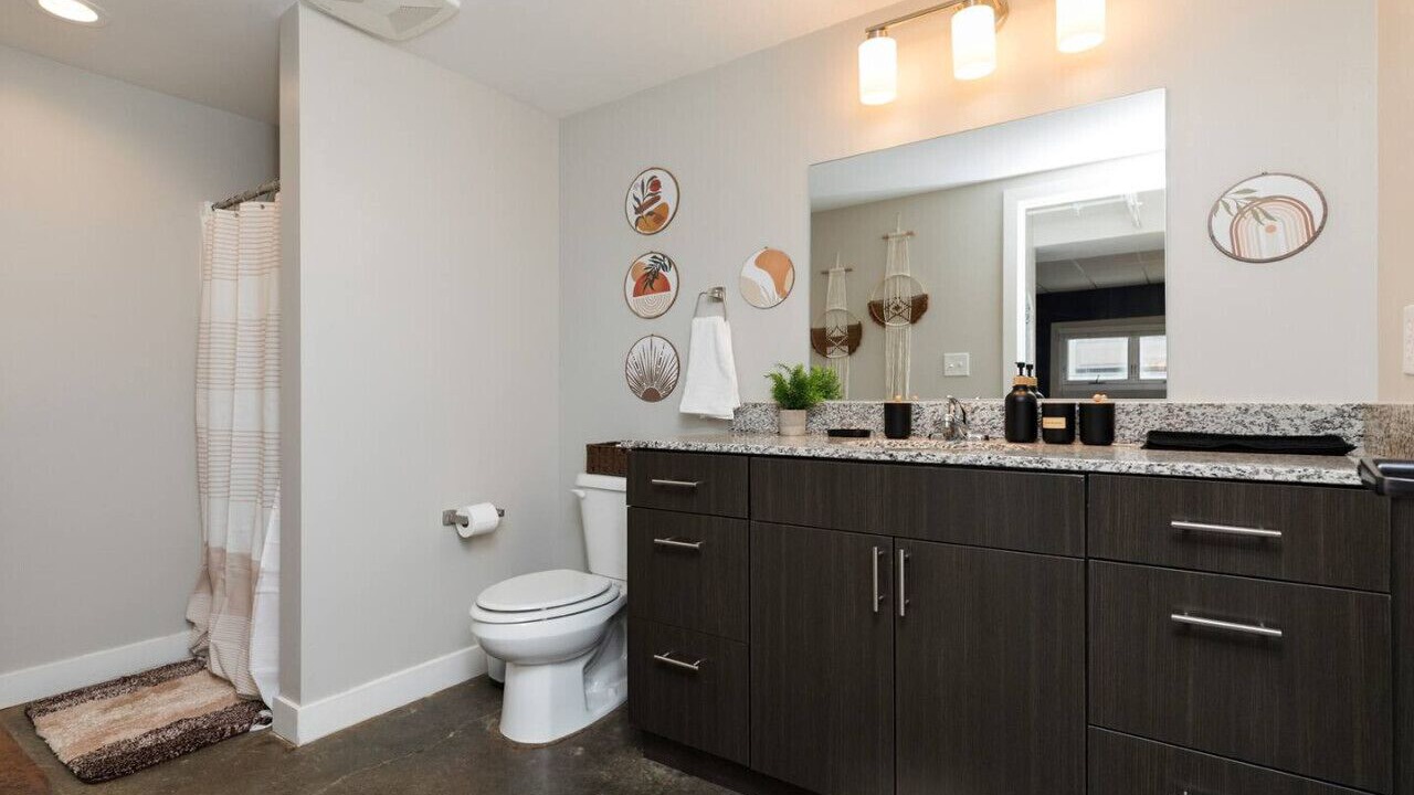 Photo of Bathroom in Downtown Des Moines