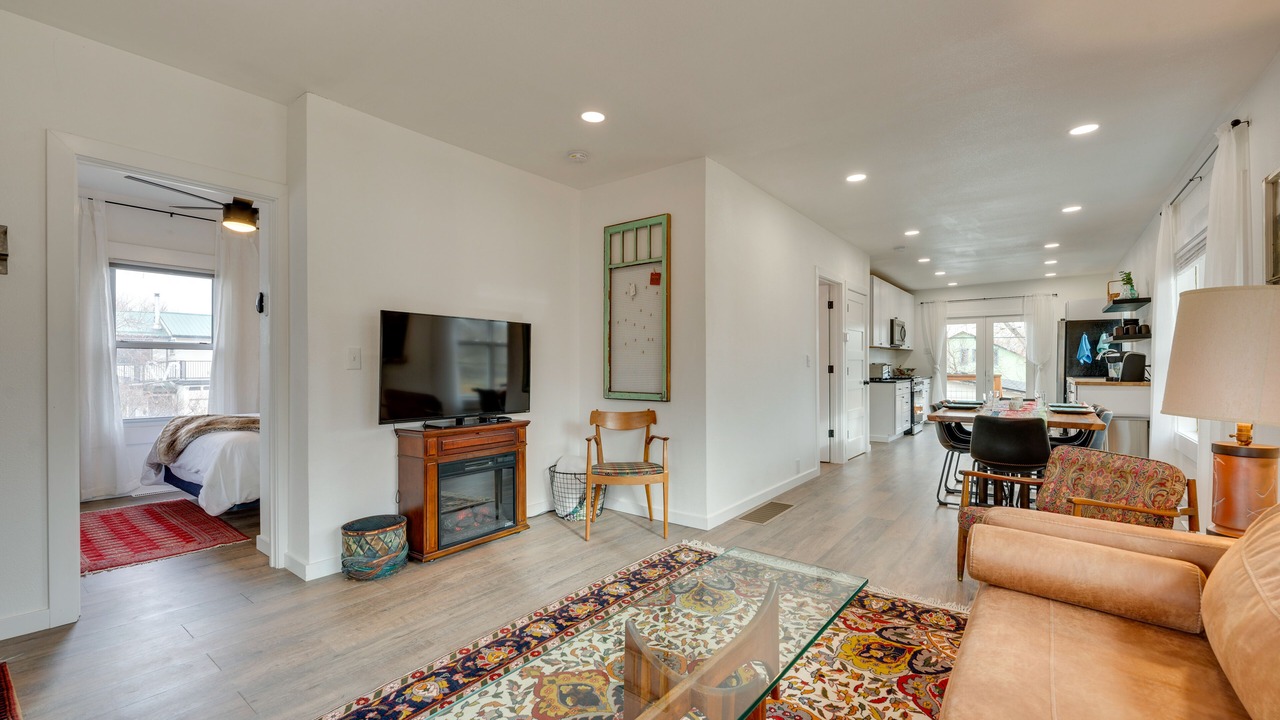 Photo of Livingroom in Erie