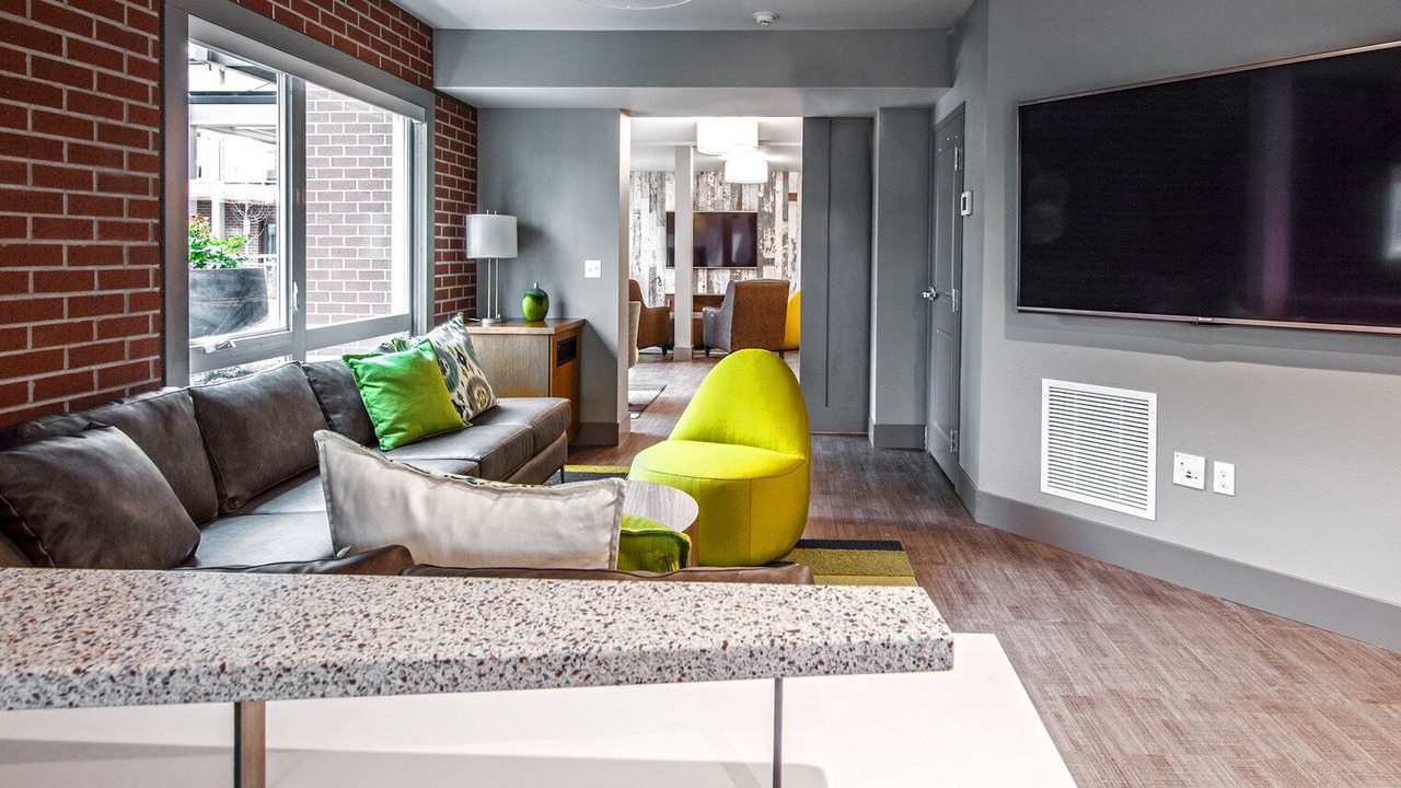Photo of Livingroom in West Bellevue