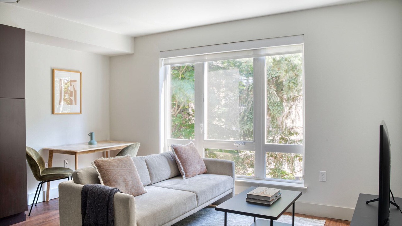 Photo of Livingroom in West Bellevue