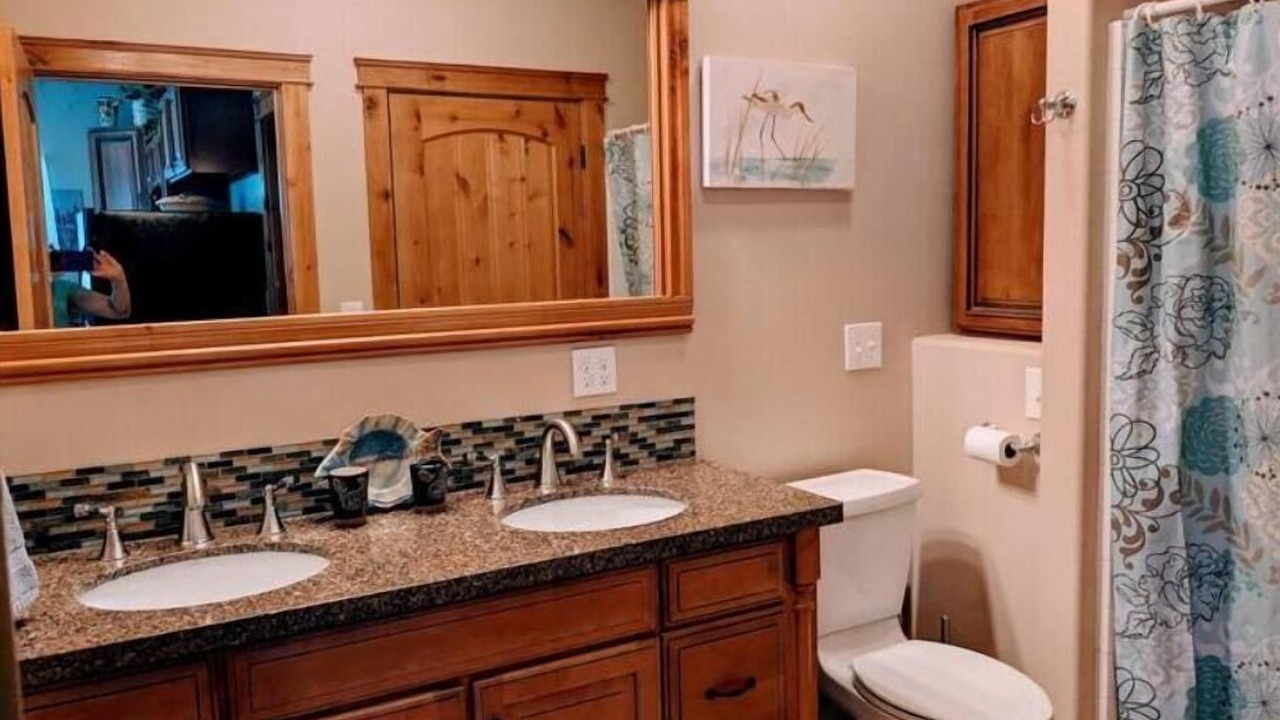Photo of Bathroom in Weiser