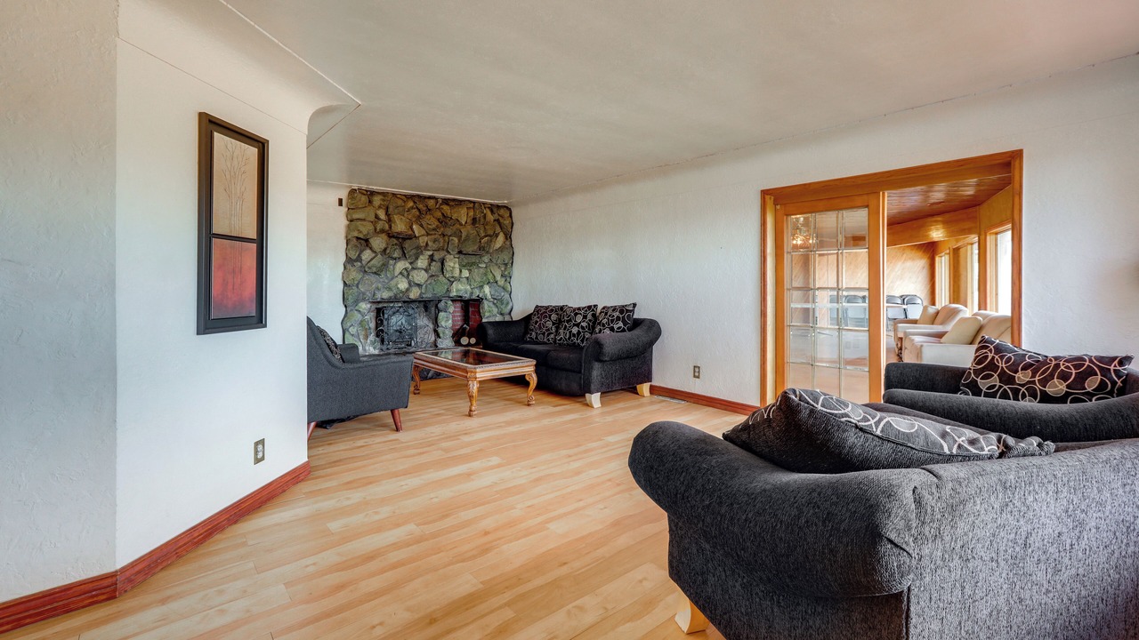 Photo of Livingroom in Twin Lakes