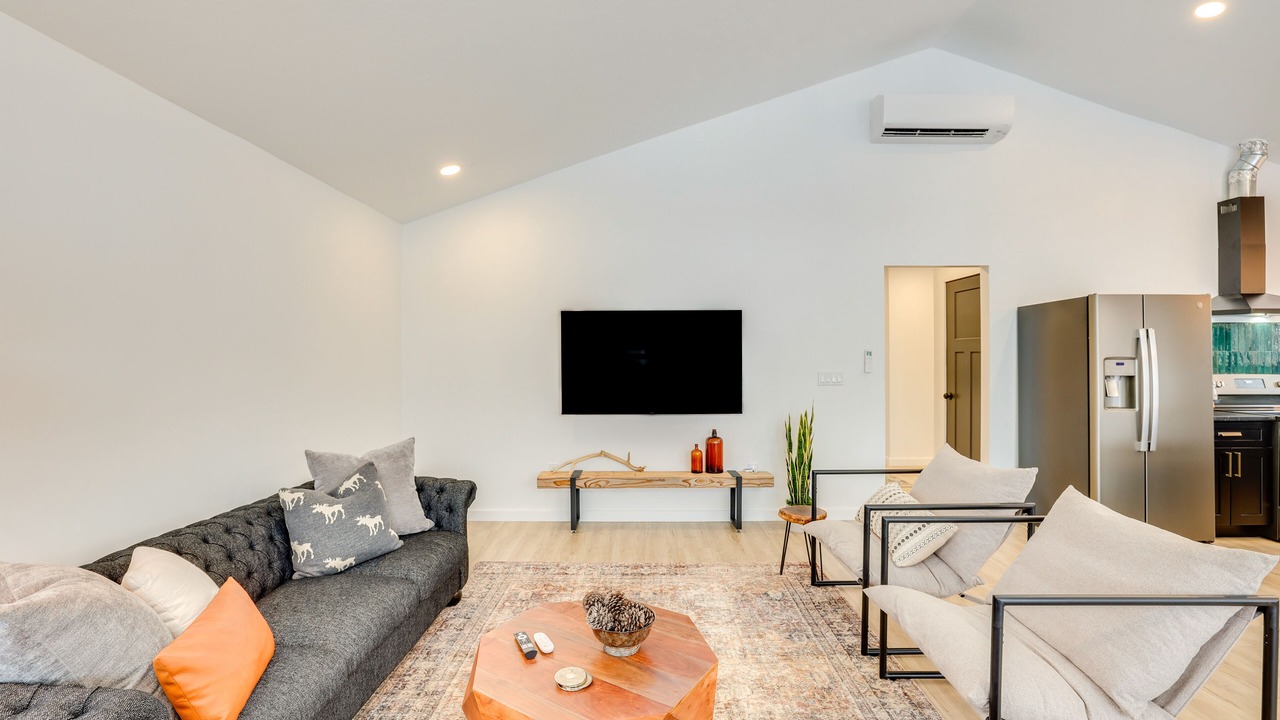 Photo of Livingroom in Fir Grove Estates