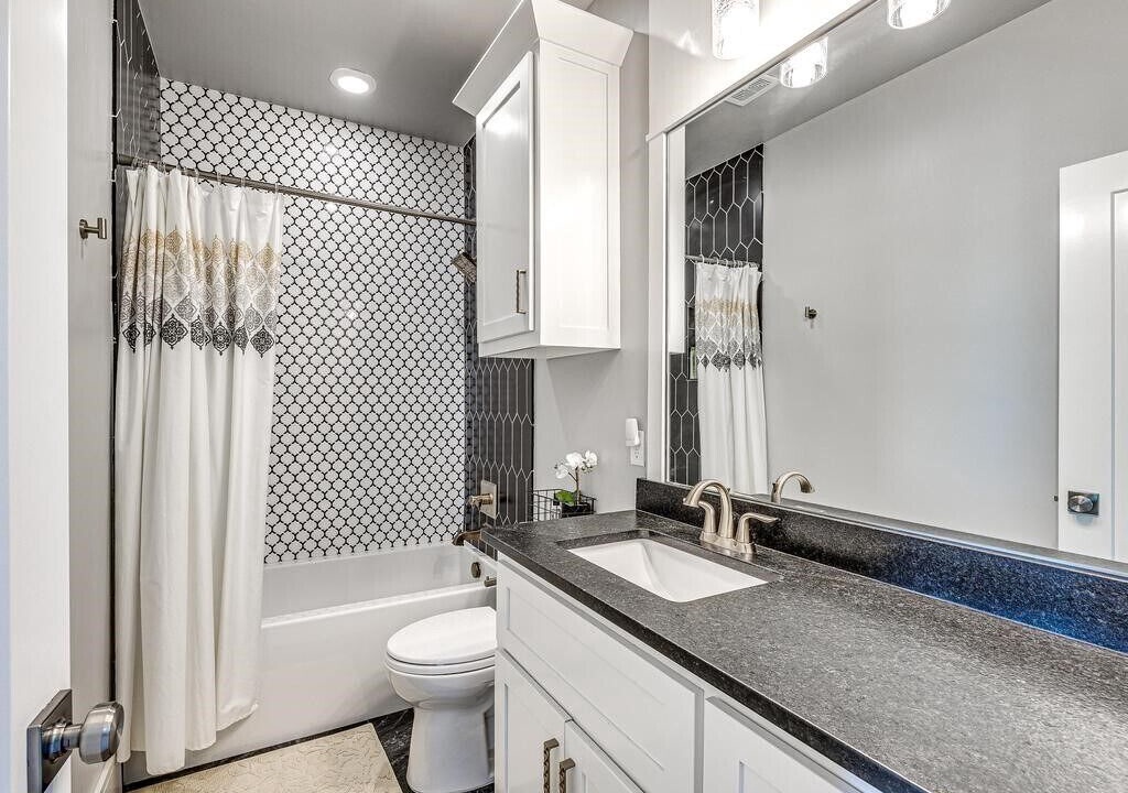 Photo of Bathroom in Eufaula