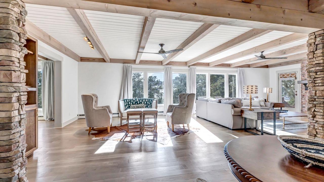 Photo of Livingroom in Mount Vernon