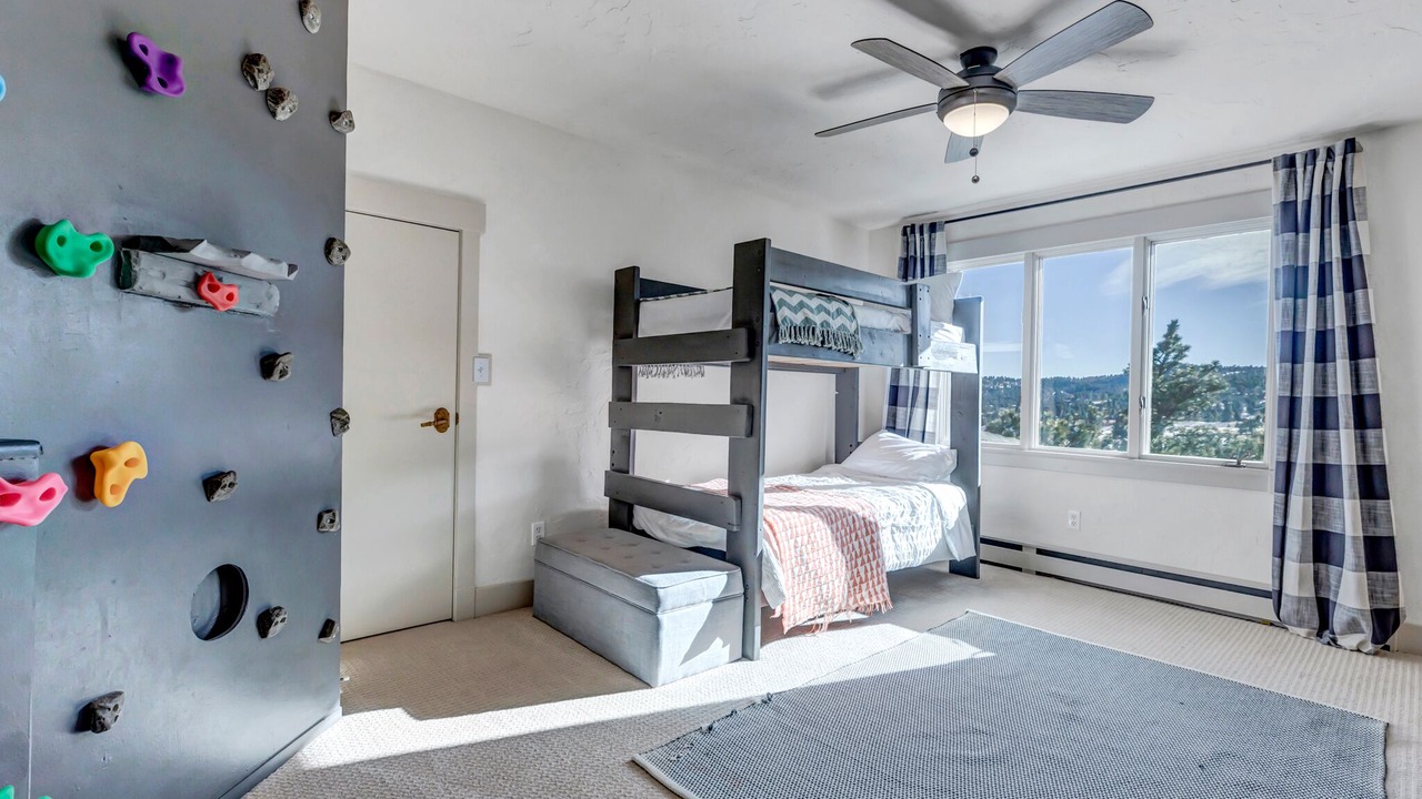 Photo of Bedroom in Mount Vernon