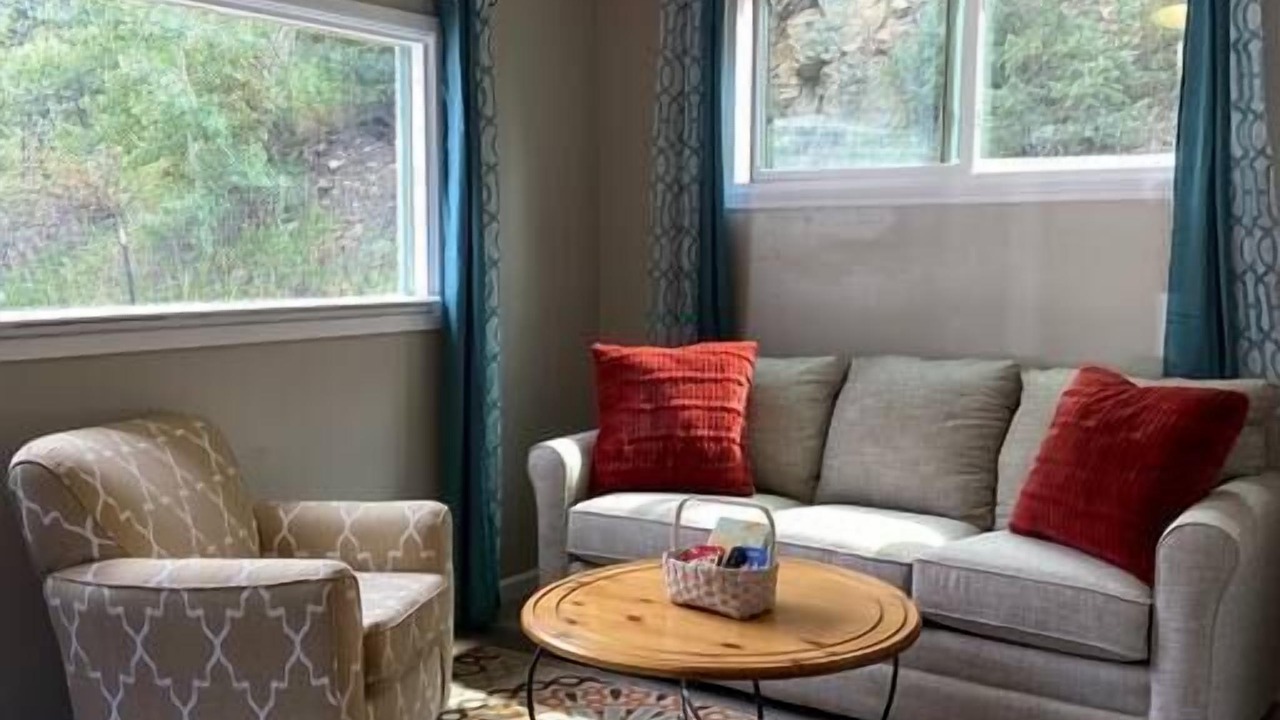 Photo of Livingroom in Coal Creek Canyon