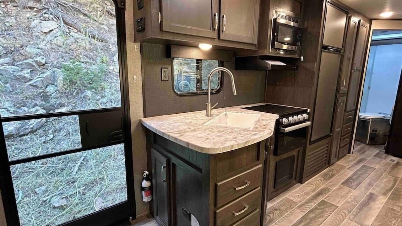 Photo of Kitchen in Coal Creek Canyon