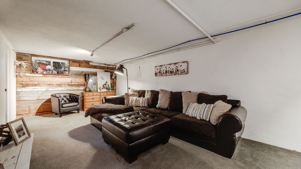 Photo of Livingroom in Holbrook Park