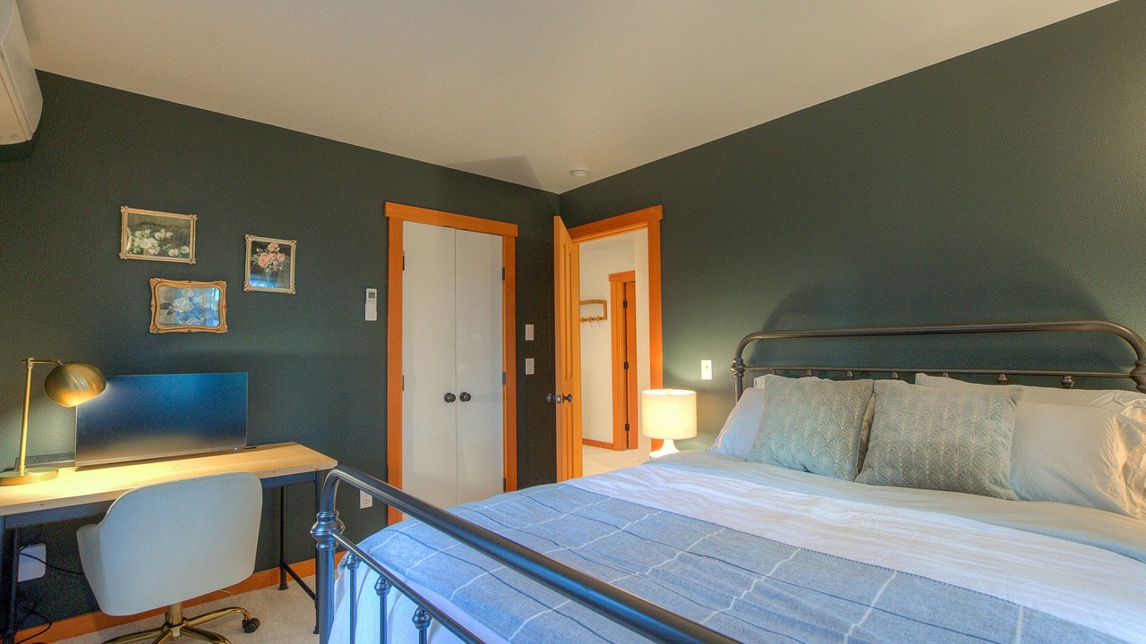 Photo of Bedroom in Eastsound