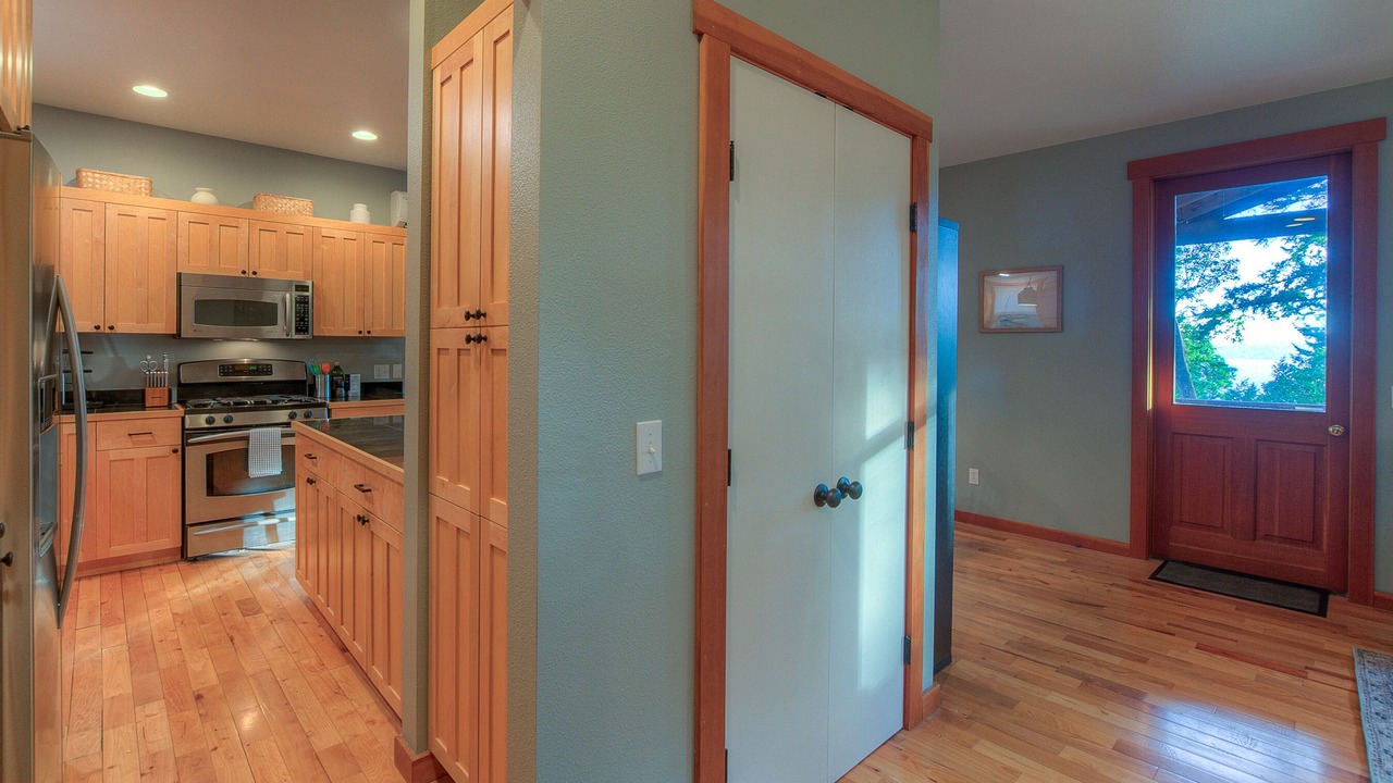 Photo of Kitchen in Eastsound