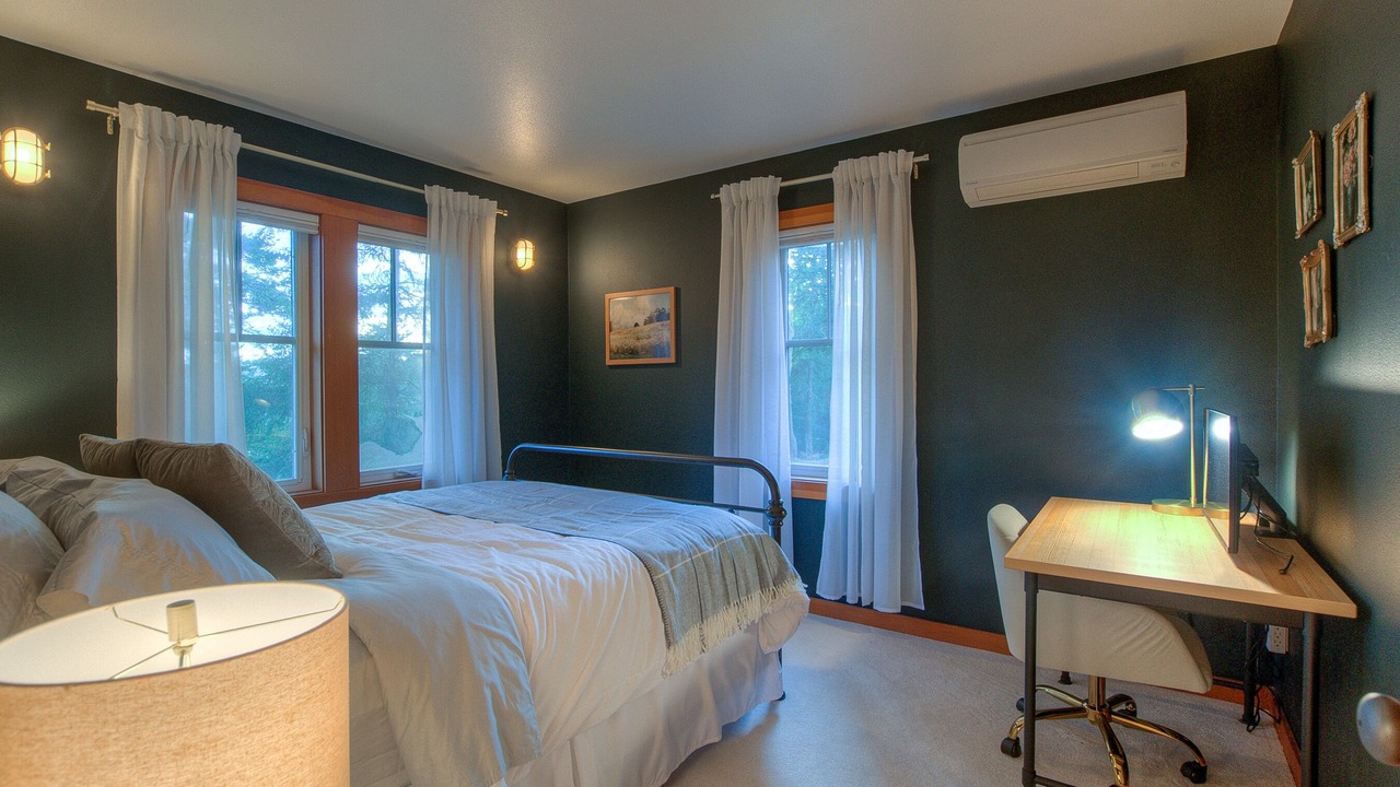 Photo of Bedroom in Eastsound