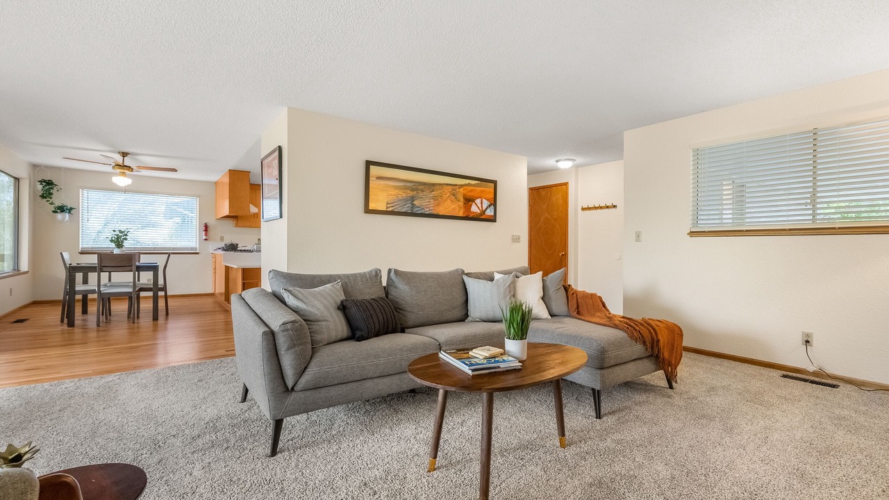 Photo of Livingroom in University Place