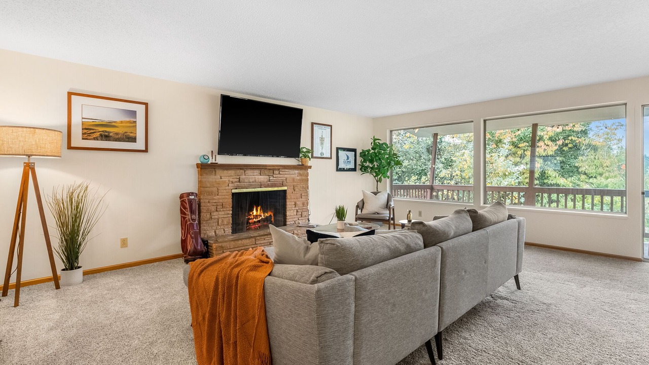 Photo of Livingroom in University Place