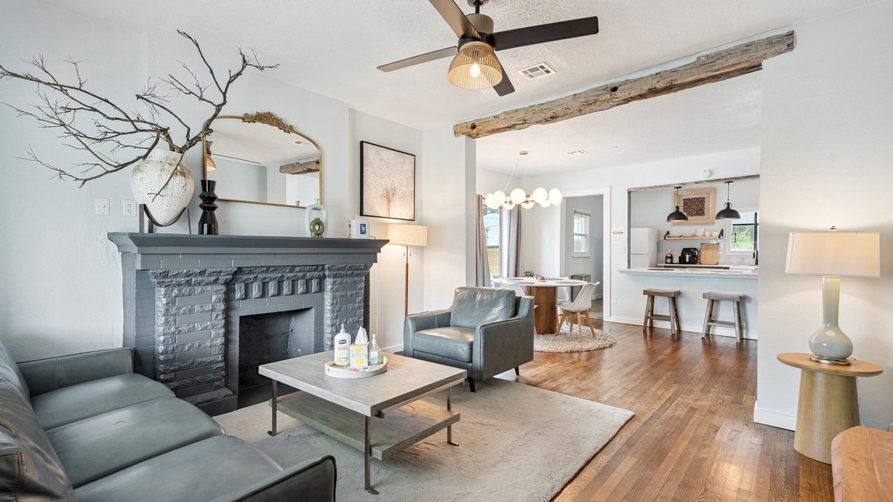 Photo of Livingroom in Miller