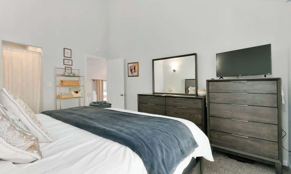 Photo of Bedroom in Lenexa
