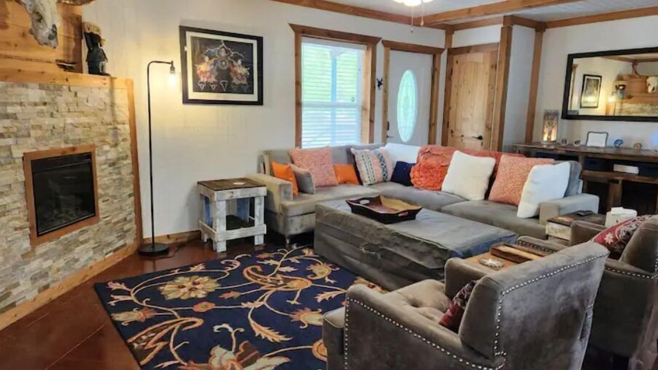 Photo of Livingroom in Sulphur