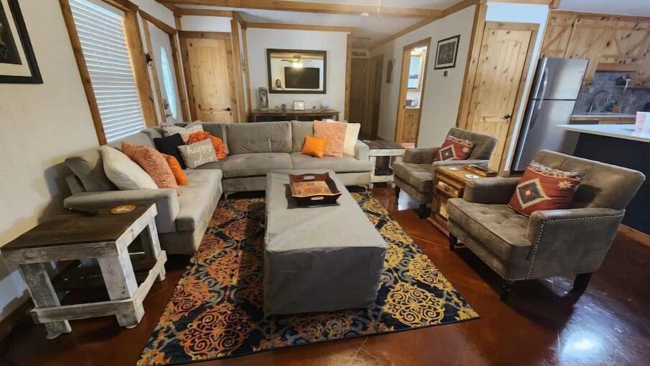 Photo of Livingroom in Sulphur