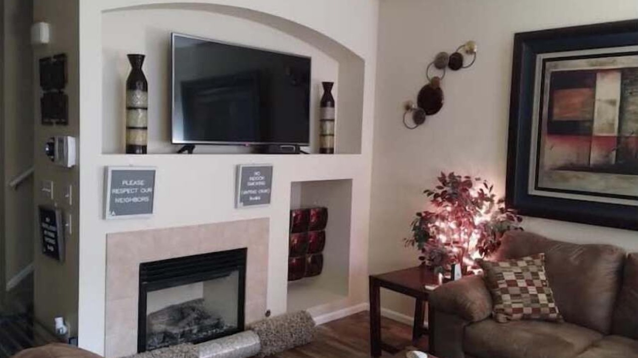Photo of Livingroom in North Central Westminster