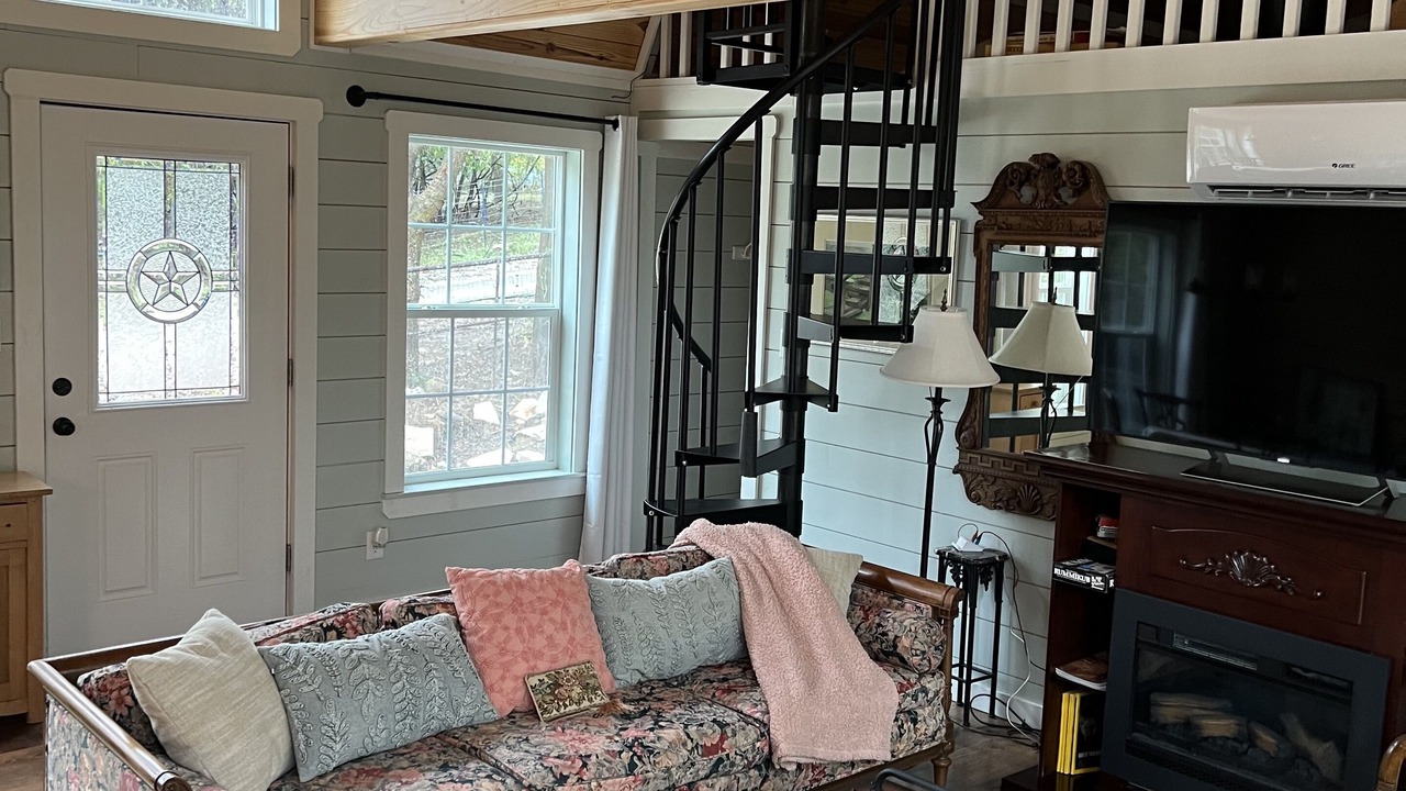 Photo of Livingroom in Hamilton