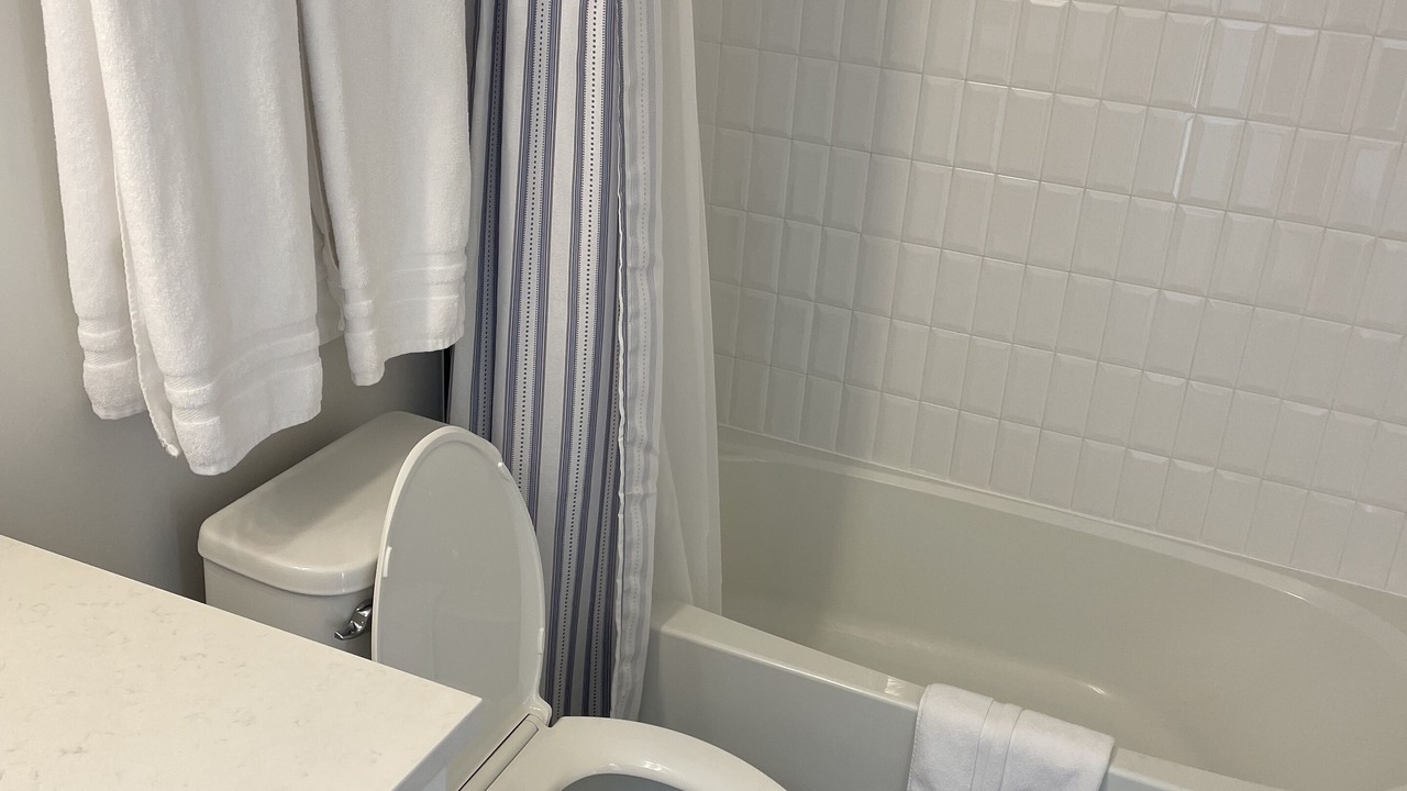 Photo of Bathroom in Jefferson Park