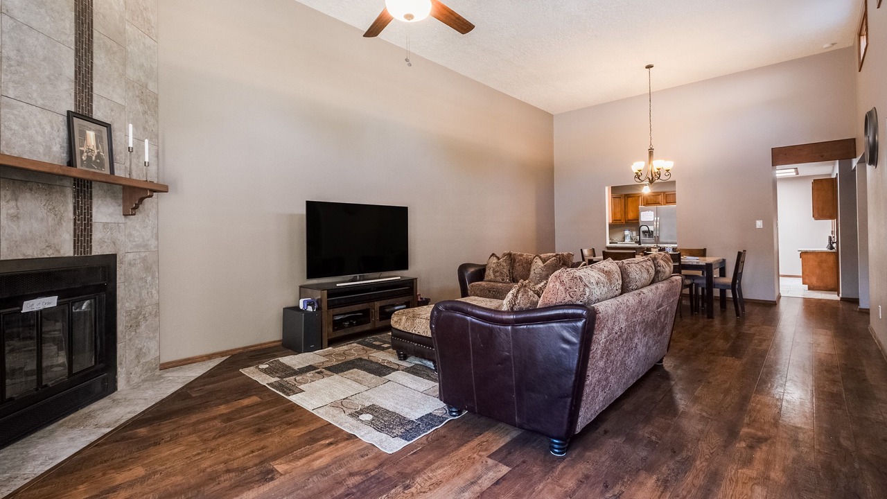 Photo of Livingroom in Bear Canyon