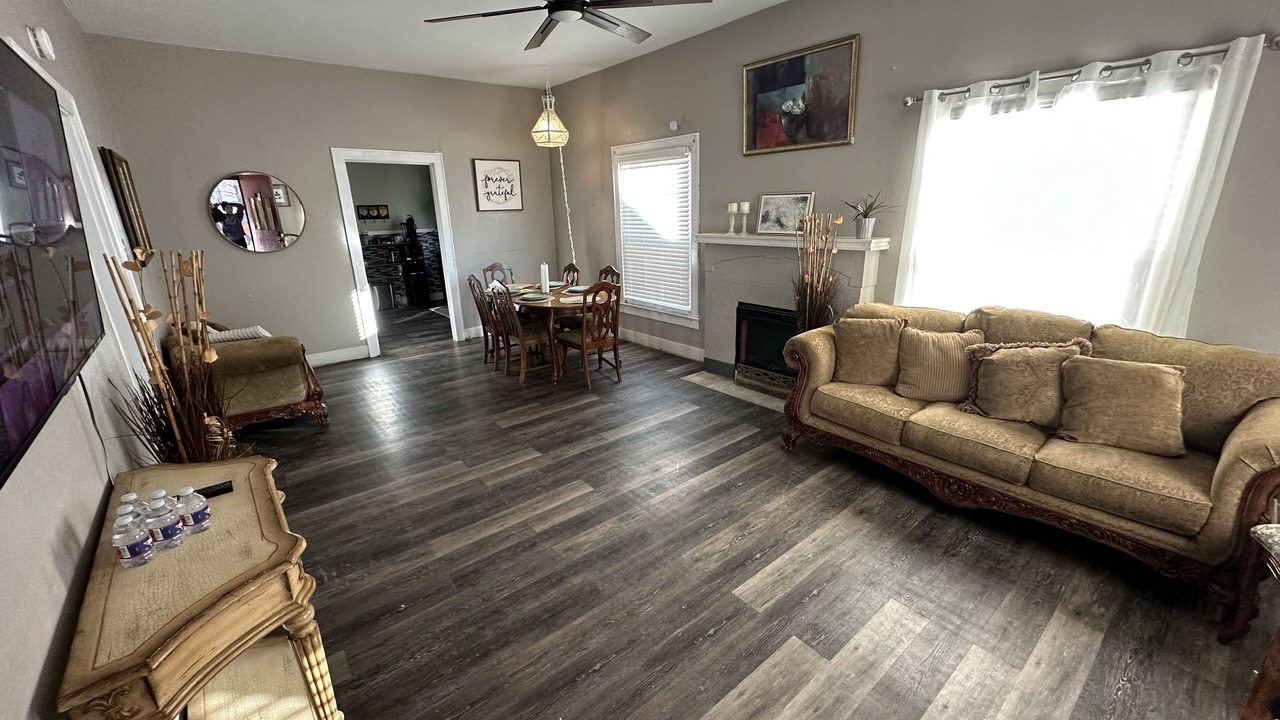 Photo of Livingroom in Roswell