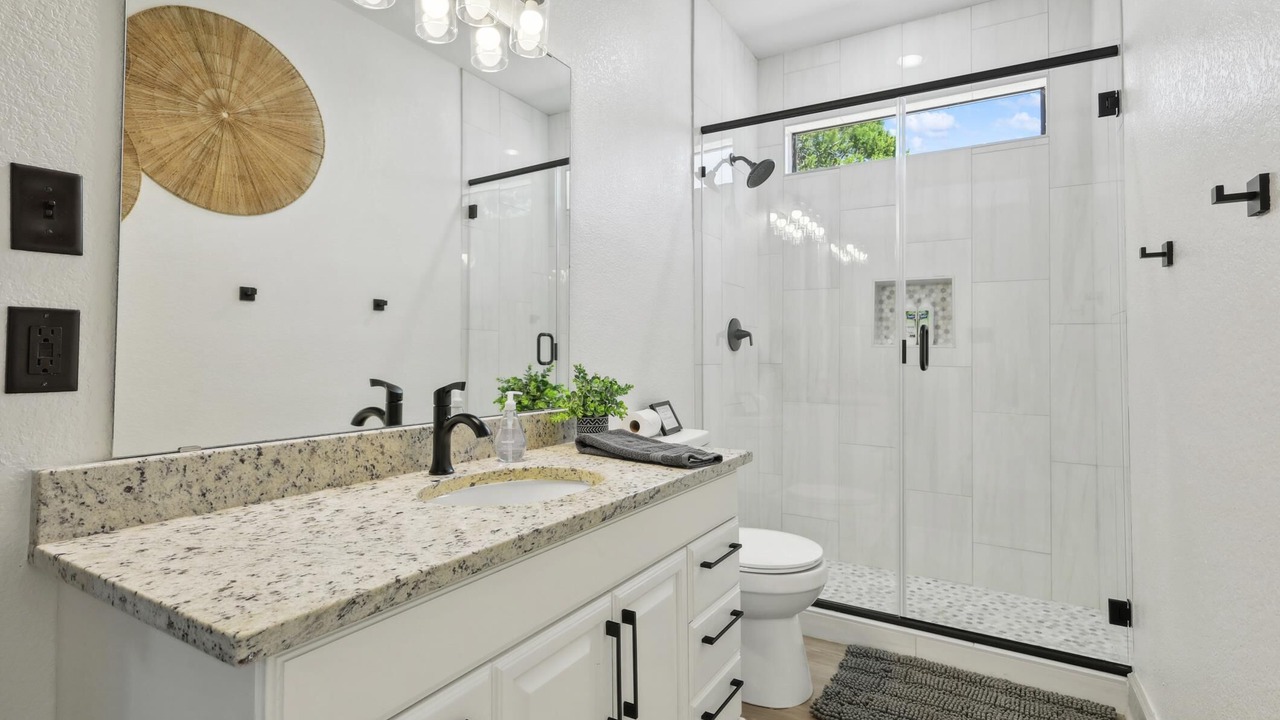 Photo of Bathroom in Graford