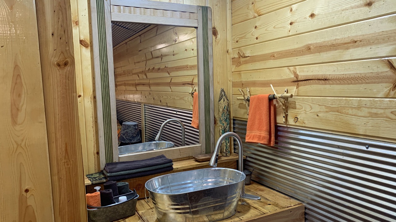 Photo of Bathroom in Cache